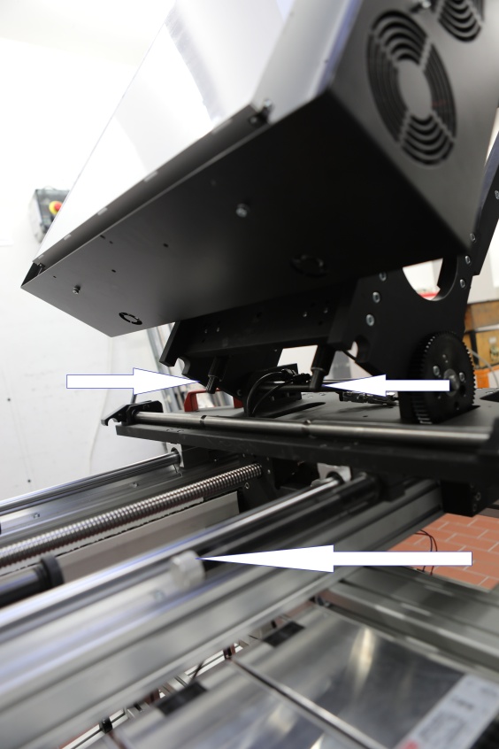 ACE Kleinstossdaempfer und Vorschub-Oelbremse verbaut