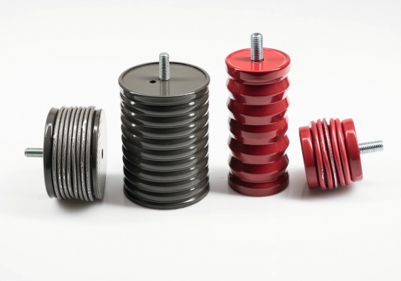 Die aus Aluminium oder aus Stahl gefertigten neuen Crash D&auml;mpfer von ACE werden bei einer Havarie regelrecht zusammengefaltet und bauen die Energie von Massenkr&auml;ften auf einen Schlag so gut wie r&uuml;ckprallfrei ab